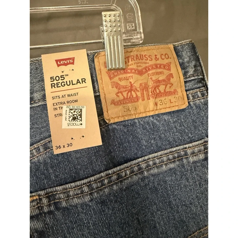 Levi's 36x30 Men 505 100% Cotton Regular Fit Straight Leg Zip Fly Jeans  NWT